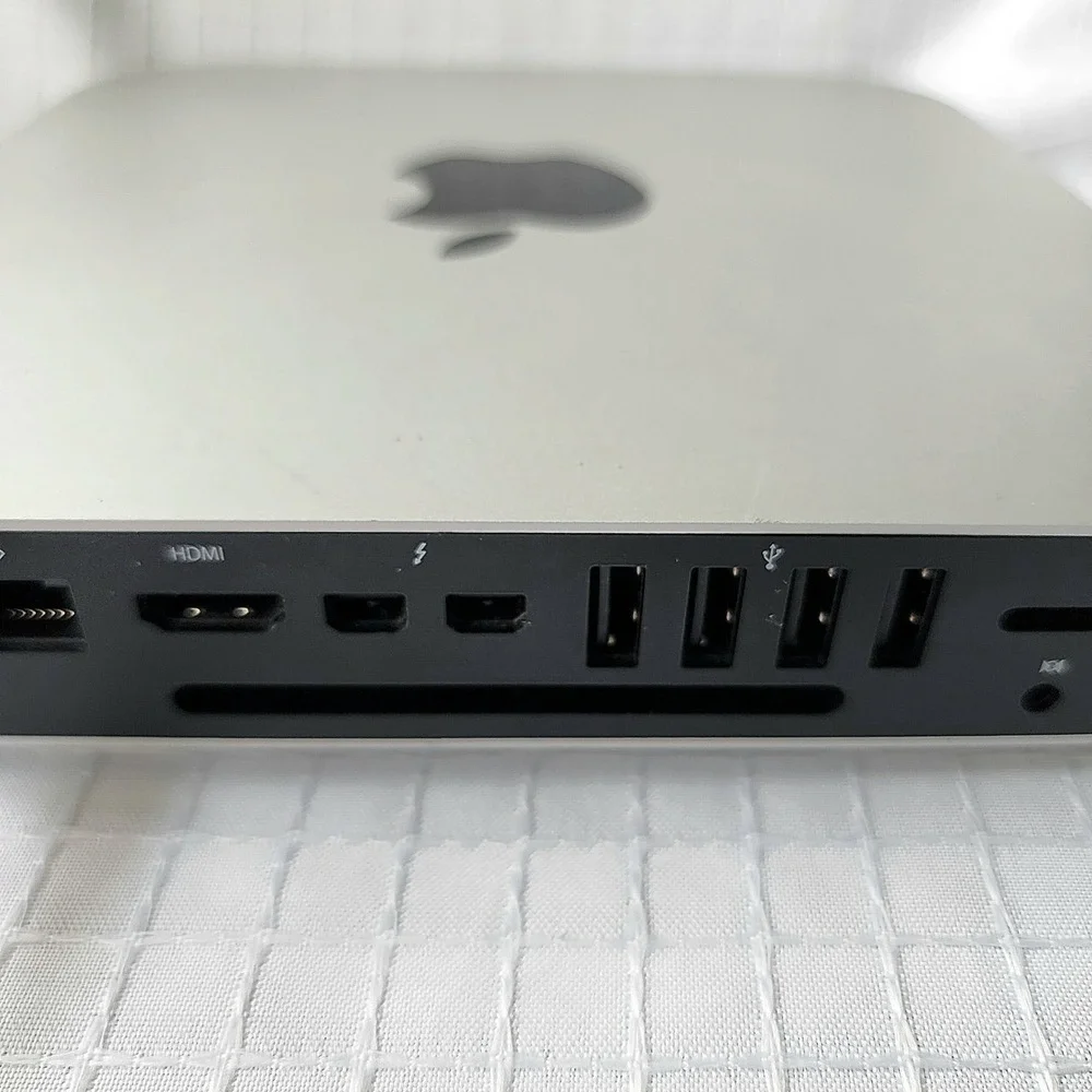 Apple Mac Mini A1347 Late 2014 EMC 2840 Powers on Locked For Parts‎ and Repair